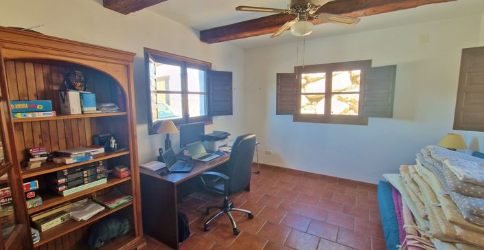 Image No.19-5 Bed Country House for sale