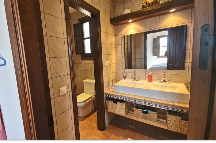 Image No.30-5 Bed Country House for sale