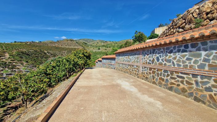 Image No.32-5 Bed Country House for sale