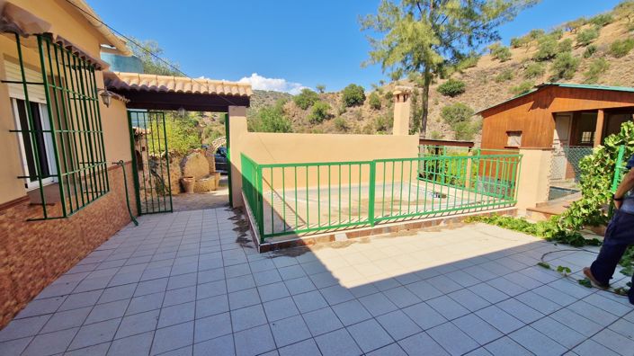 Image No.28-4 Bed Country House for sale