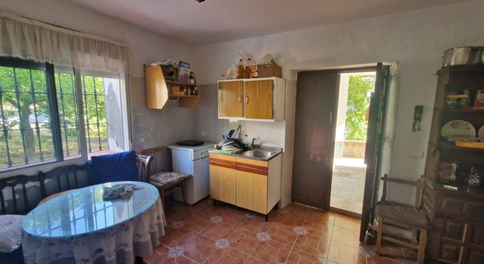 Image No.10-2 Bed Country House for sale