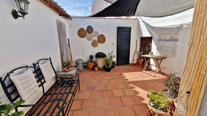 Image No.25-4 Bed Townhouse for sale