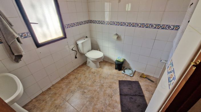 Image No.30-4 Bed Townhouse for sale