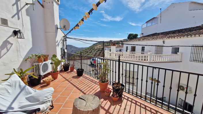 Image No.32-4 Bed Townhouse for sale