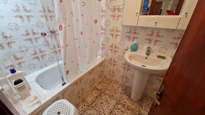 Image No.11-7 Bed Village House for sale