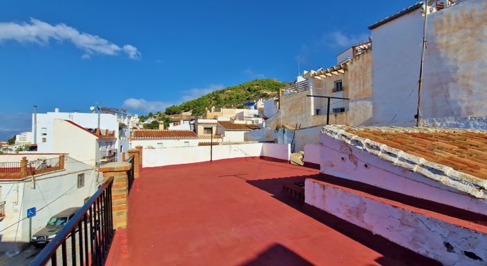 Image No.2-7 Bed Village House for sale