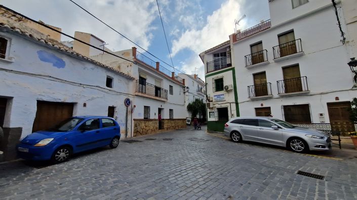 Image No.27-7 Bed Village House for sale