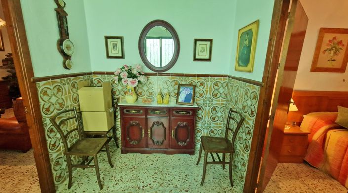 Image No.7-7 Bed Village House for sale