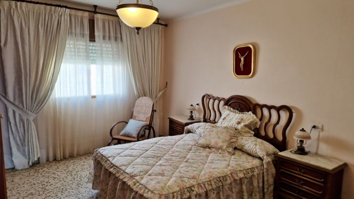 Image No.20-3 Bed Village House for sale