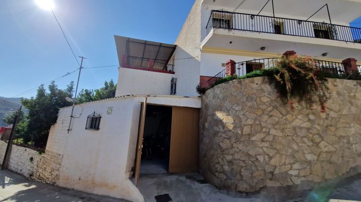 Image No.29-3 Bed Village House for sale