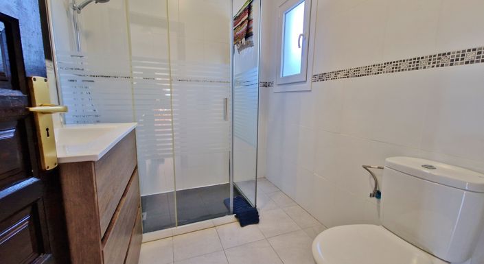 Image No.20-3 Bed Villa for sale