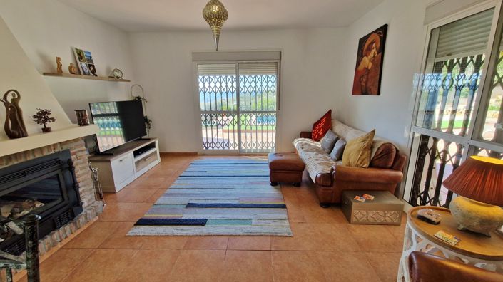 Image No.19-3 Bed Country House for sale