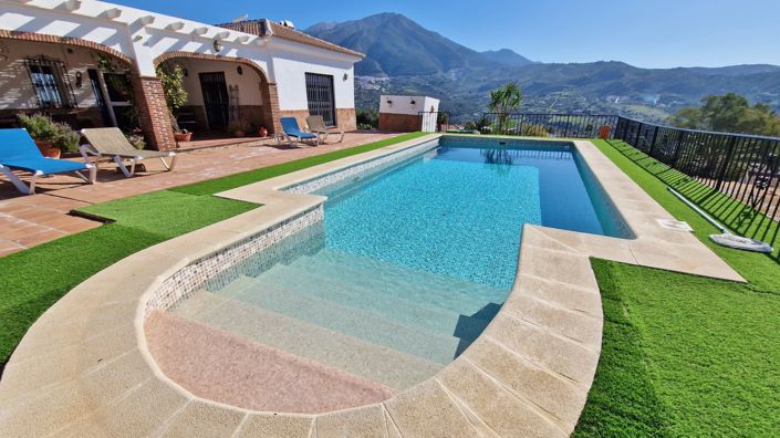 Image No.1-3 Bed Country House for sale