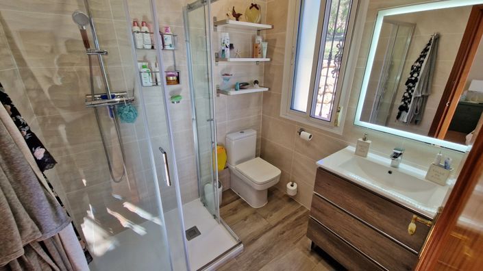 Image No.32-3 Bed Country House for sale