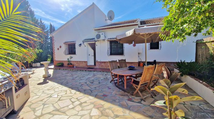 Image No.20-3 Bed Country House for sale