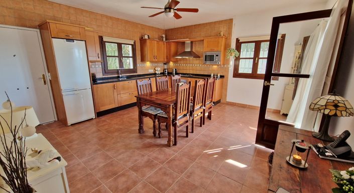 Image No.22-3 Bed Country House for sale