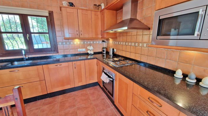 Image No.24-3 Bed Country House for sale