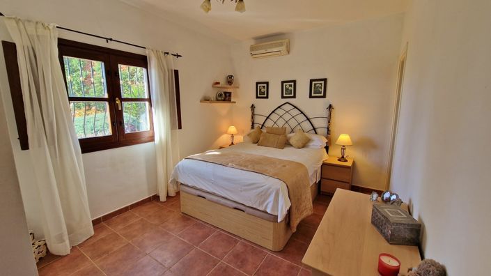 Image No.30-3 Bed Country House for sale