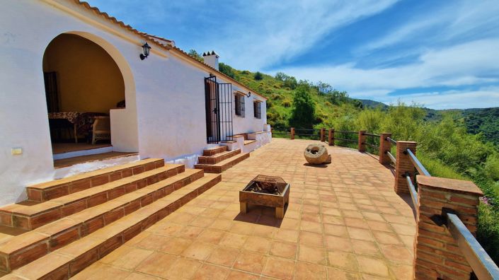 Image No.1-3 Bed Country House for sale