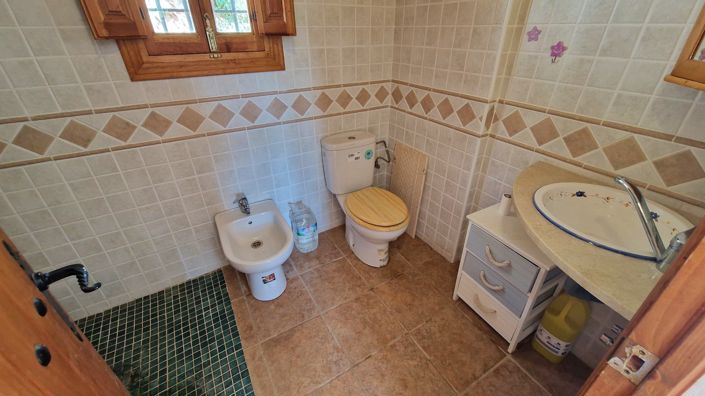 Image No.31-3 Bed Country House for sale