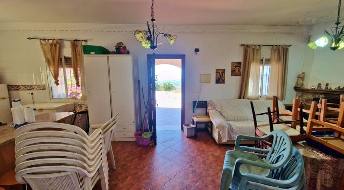 Image No.12-4 Bed Country House for sale