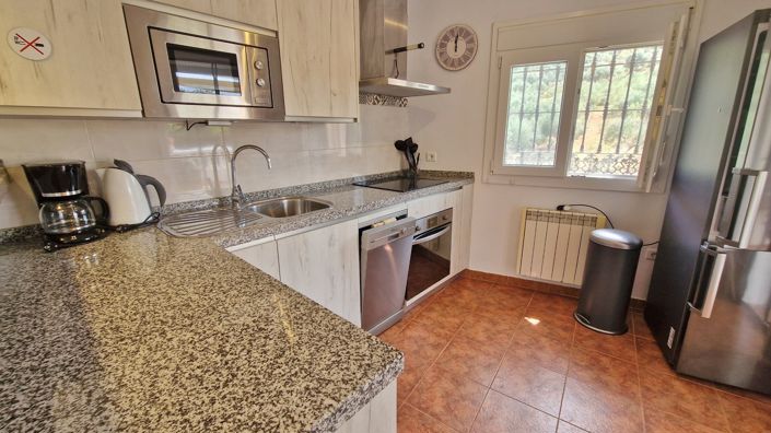 Image No.20-2 Bed Country House for sale