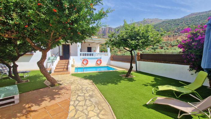 Image No.4-2 Bed Country House for sale