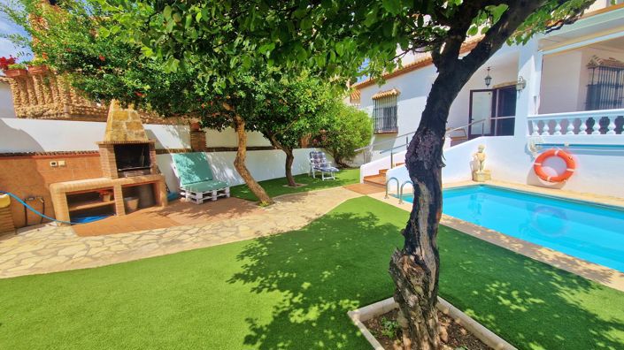 Image No.5-2 Bed Country House for sale