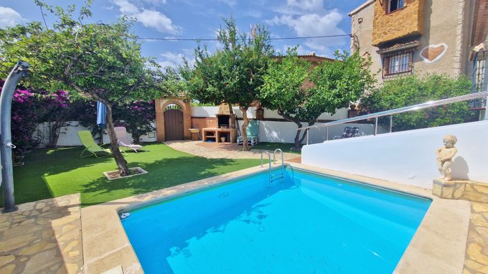 Image No.7-2 Bed Country House for sale