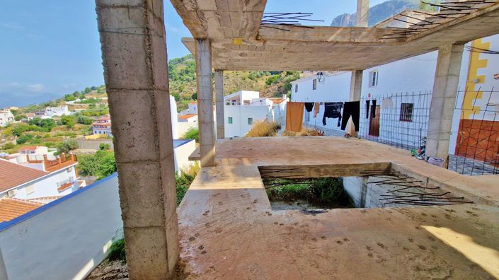 Image No.7-3 Bed Land for sale