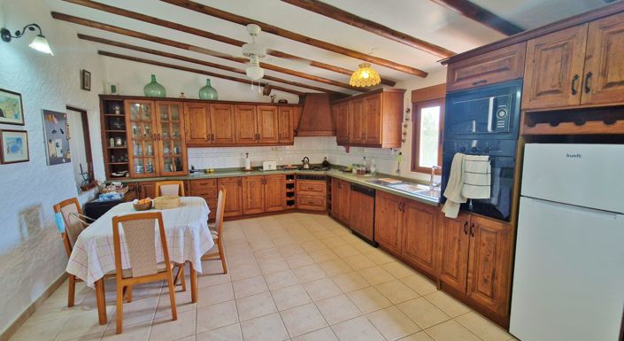 Image No.13-4 Bed Country House for sale