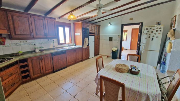 Image No.15-4 Bed Country House for sale