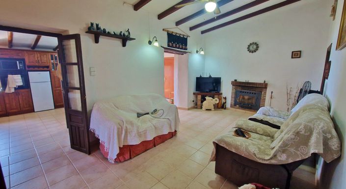 Image No.17-4 Bed Country House for sale