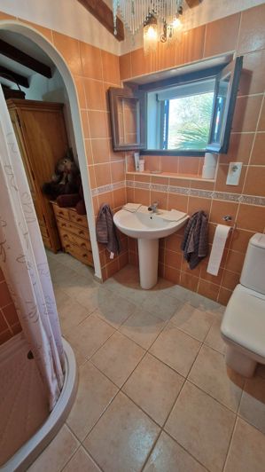 Image No.24-4 Bed Country House for sale