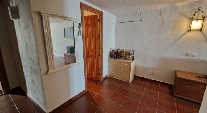 Image No.33-4 Bed Country House for sale