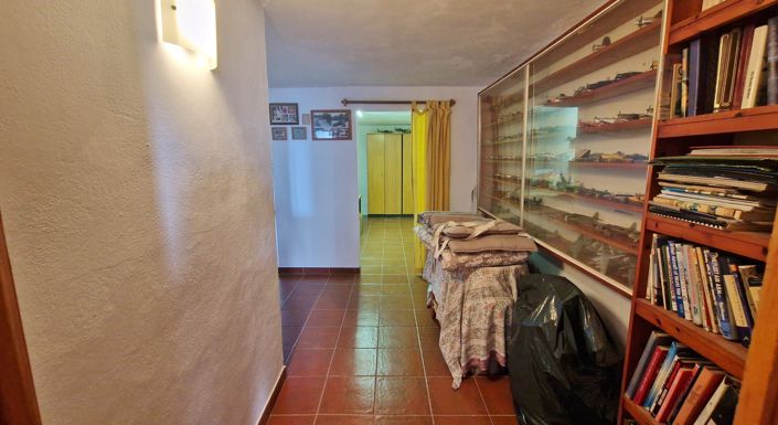 Image No.37-4 Bed Country House for sale