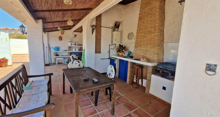 Image No.44-4 Bed Country House for sale