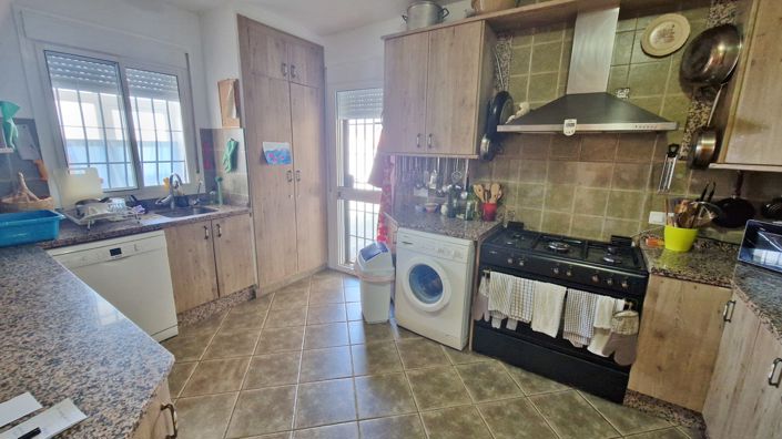 Image No.23-4 Bed Country House for sale