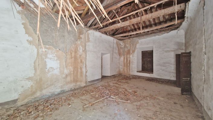 Image No.26-8 Bed Country House for sale