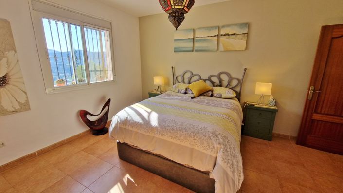 Image No.25-3 Bed Country House for sale