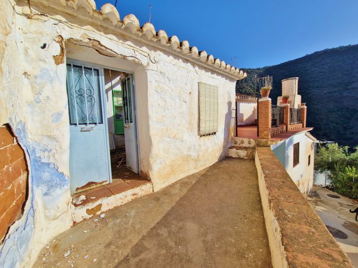 Image No.4-3 Bed Village House for sale