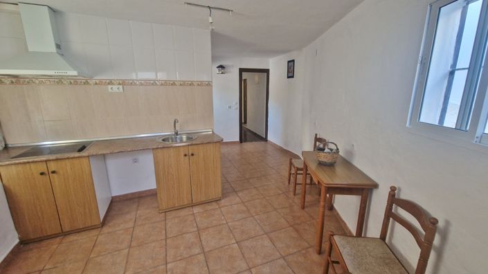 Image No.12-3 Bed Townhouse for sale