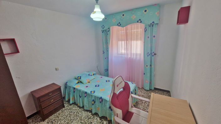 Image No.14-3 Bed Townhouse for sale