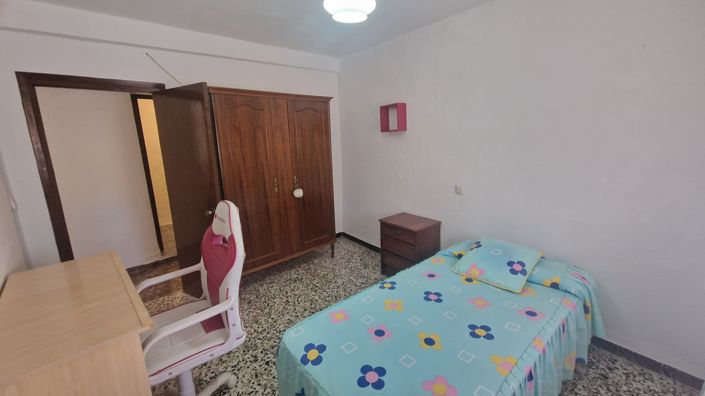 Image No.15-3 Bed Townhouse for sale