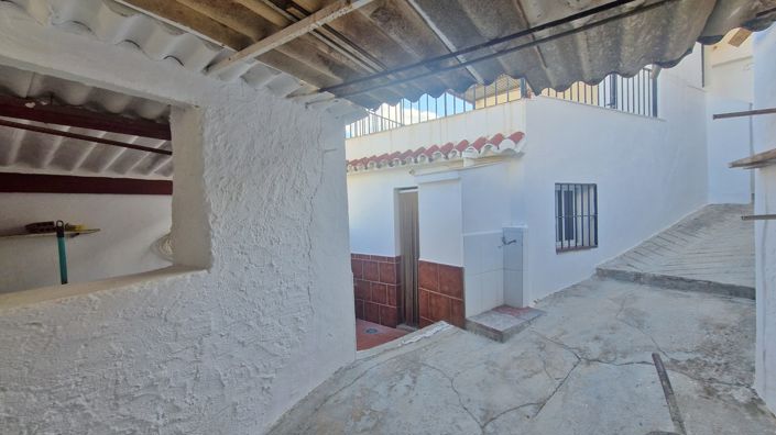 Image No.16-3 Bed Townhouse for sale