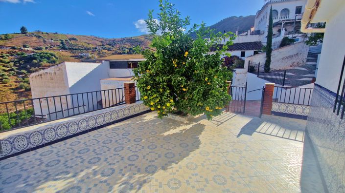 Image No.2-3 Bed Townhouse for sale