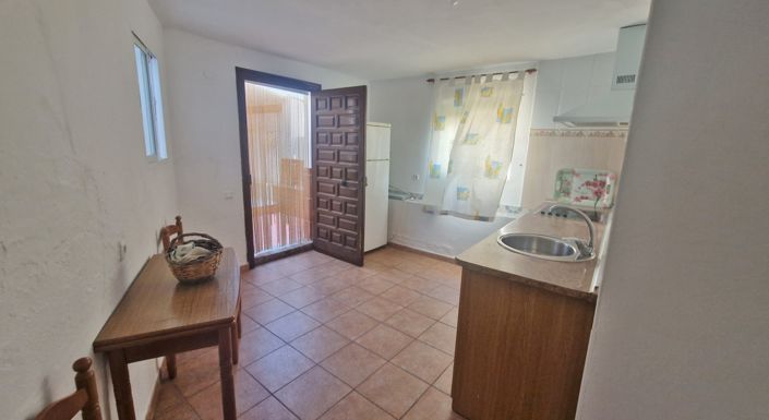 Image No.28-3 Bed Townhouse for sale