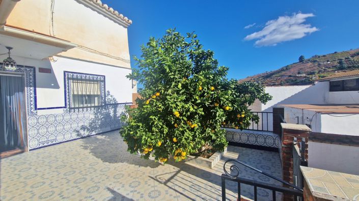 Image No.3-3 Bed Townhouse for sale