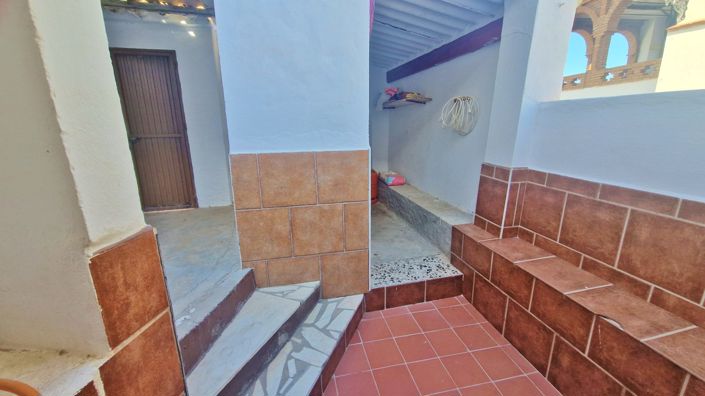 Image No.31-3 Bed Townhouse for sale