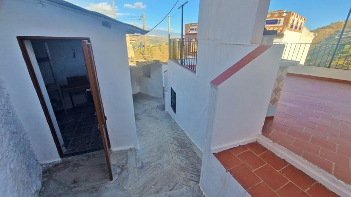 Image No.34-3 Bed Townhouse for sale